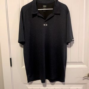 Men’s Oakley collard tee